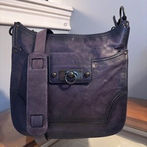FRYE Cameron Bag în Purple Color